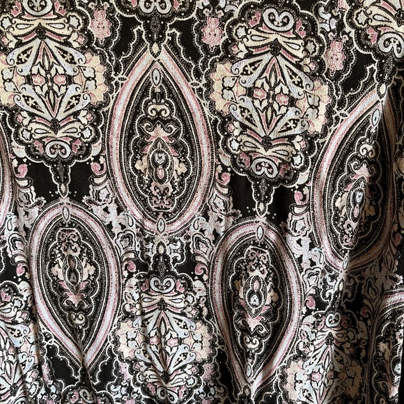 Top - Picture 2 of 2